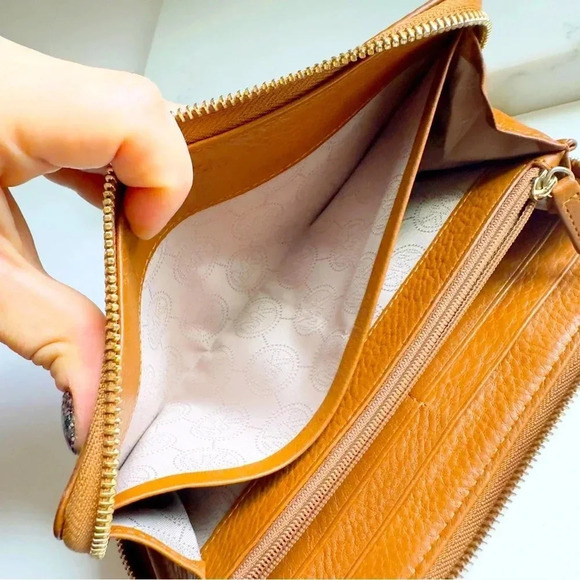 Micheal Kors Jet Set Pebbled Leather Large Zip Around Wallet - Picture 12 of 13